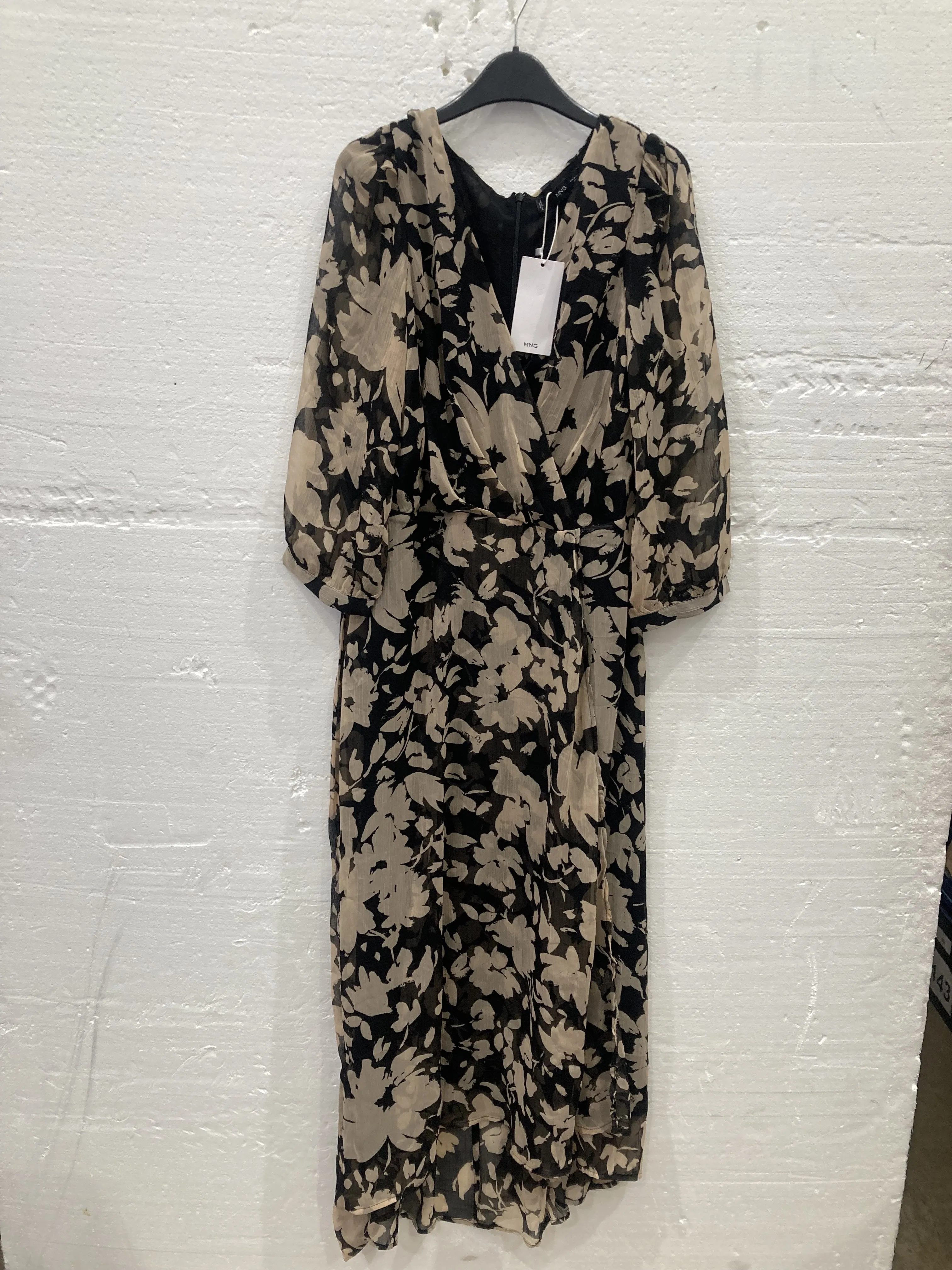 Mango - Beige Flowy Flower Printed Dress - beige  Size: M