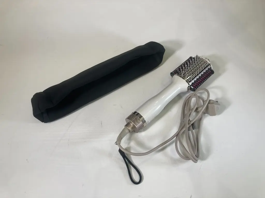 Smoothstyle Hot Brush Gift Set With Storage Bag  Size: *
