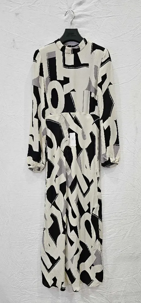 Mint Velvet - White/Black Print Bias Cut Midi Dress - Black  Size: Uk8