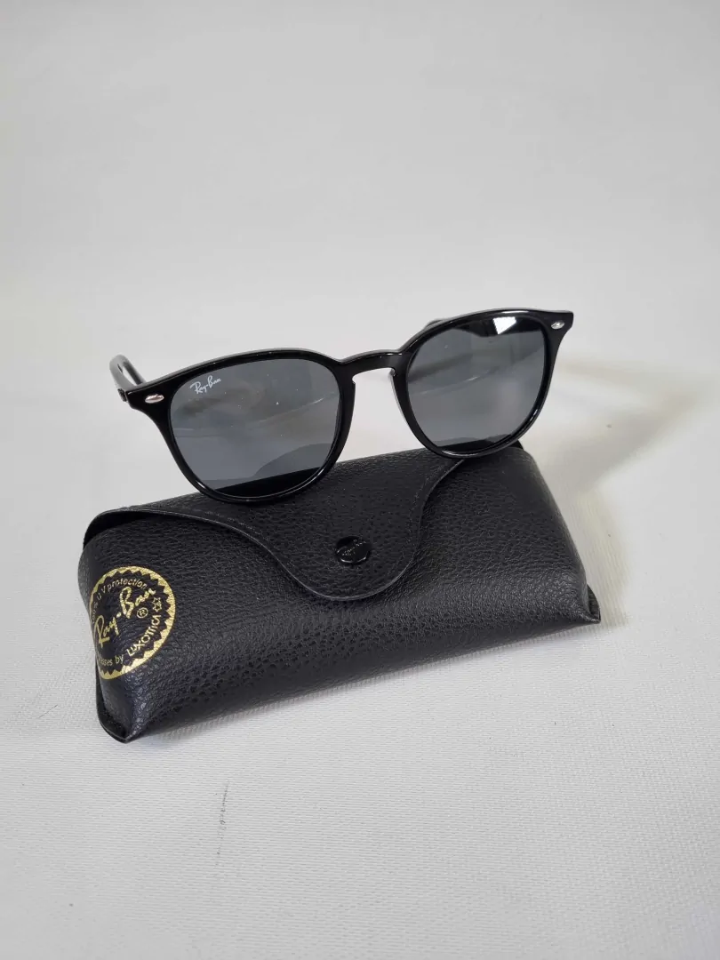 [VF5635] Ray-Ban Mens Sunglasses Size: *